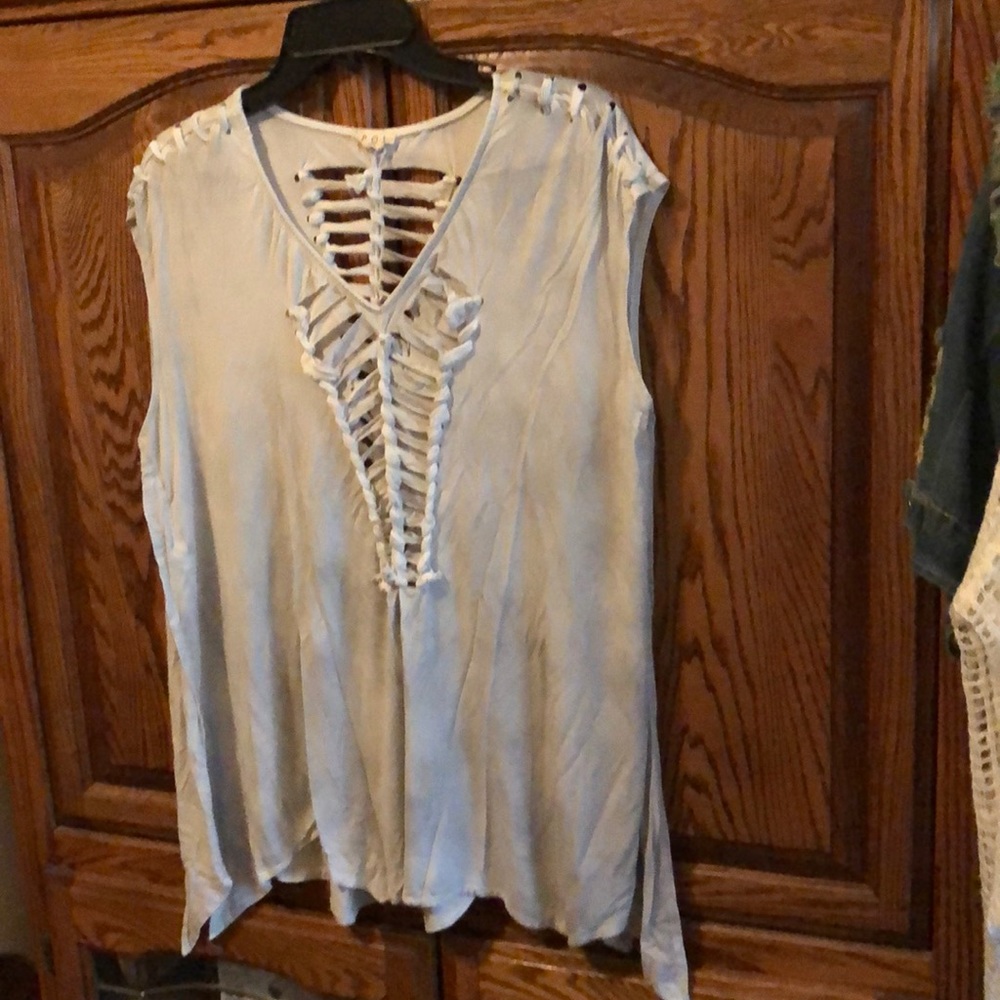 T-shirt blouse